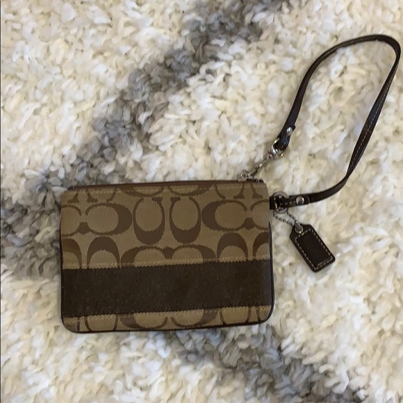 Coach Handbags - Coach wristlet